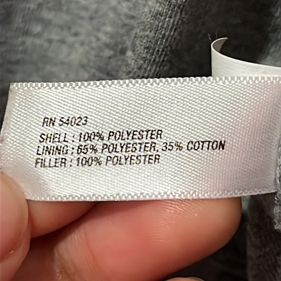 GAP Women’s Gray Thermal Vest Size M with Zip Pockets Outdoor Hiking Core Winter - Picture 7 of 8